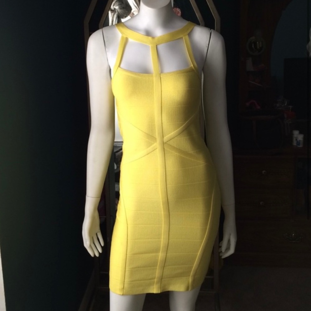 Elegant Yellow Sleeveless Dress